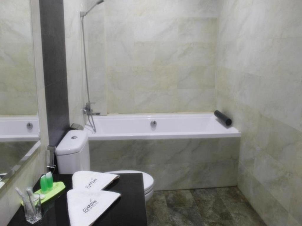 Guardian Family Hotel Sorong Bagian luar foto